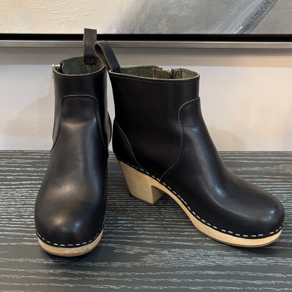 Swedish Hasbeens Shoes - Swedish Hasbeens Zip It Emy Ankle Boots